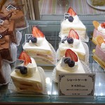 Pathisuri and wu - ｼｮｰﾄｹｰｷも美味しそう