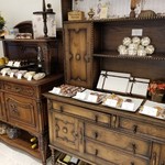 パティスリー エス サロン - シェルフディスプレイ