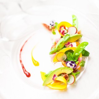 カジュアルなのに上質。五感を刺激する熟練の技と豊かなセンス。