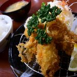 仔馬ドライブイン - 牡蛎フライ定食　￥730