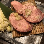 肉小僧 匠 - ステーキのようなタン塩に舌鼓！