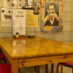 炭火焼ホルモン　たろべえ - テーブル1