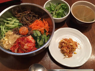 韓国家庭料理 ソウルオモニ - 本日のランチです