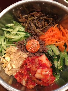 韓国家庭料理 ソウルオモニ - ビビンパのアップです