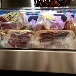 アンティカ オステリア バーチョ - どれも食べたいお肉の塊