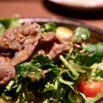 俺の割烹 炉ばた - ラムとパクチーのサラダ
