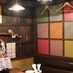 俺の割烹 炉ばた - こだわりの店内
