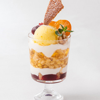 デザートまで薬膳で!!「季節の薬膳パフェ」