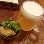 立飲・ビストロシン サンテ - ビールとお通し（350円）