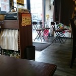 ラーメン スミス - レジの裏側と待機椅子