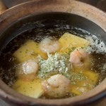 バル エビータ - エビと豆腐としらすの