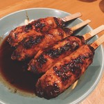 比内地鶏本格焼酎 海舟 - 大山鶏 つくね温玉(190円)のつくね部分