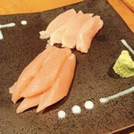 比内地鶏本格焼酎 海舟 - 比内地鶏お造り盛り合わせ  ササミ(手前)、ムネ(奥)