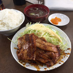 朱華飯店 - 2019年3月。焼肉定食。ランチで920円が850円。