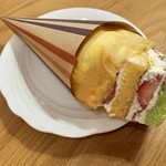 パティスリーブローニュ - いちごクレープ…税込480円