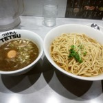 味玉つけ麺　大盛り熱盛り煮干し（\950）