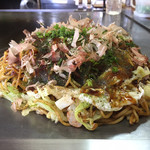 やまちゃん - 肉玉そばイカエビ入りそばW 850円