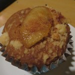 103146634 - アップルシナモンクランブルマフィン。