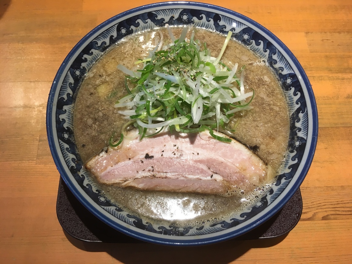 『激戦区・高槻で不動の人気』by 哲太郎 : 麺屋 八海山 - 高槻/ラーメン [食べログ] 激戦区・高槻で不動の人気(哲太郎)-麺屋 八海山