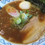 拉麺 汁力 - 『支那そば』650円＋サービス券でもらった温泉玉子。