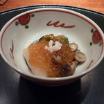 和やまむら - ジュレの下には、大きな帆立のお刺身です！