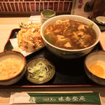 味奈登庵 - カレー南蛮そば 大盛り＋野菜かき揚げ天ぷら＋玉子♡  
      無料の揚げ玉はもちろん貰う。
      アゲダマビンボー！