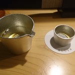 日本酒専門店 ぽんしゅ家 - 燗酒で　酒器は錫でしょうか(19-03)