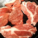 炭焼き成吉思汗 いし田 - ジンギスカンの肉