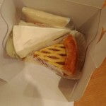 アマンダコーヒーズ - レアチーズケーキ、アップルパイ