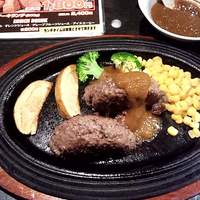 大井町銭場精肉店 - ハンバーグ160g。玉ねぎベースのソース。
