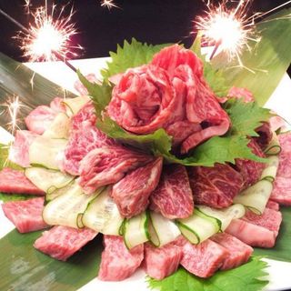 特製肉ケーキサプライズ【コース予約で0円】電話限定！