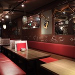 Italian Barcafe KIMURAYA - 赤を基調としたインテリア