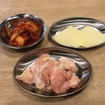 和牛焼肉大衆酒場 ホルモン博多春吉のじゃん横 - 