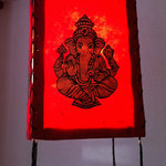 ナマステニッポン!! - ネパール手すき紙、ハンドメイドのランプシェードです。素朴な光が店内を温かく優しく包みます。絵柄はガネーシャ、除災厄除・財運向上・学問の神様です。