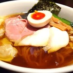 特製醤油らーめん 950円