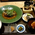 Saketottari - とろとろ鯖の味噌煮定食