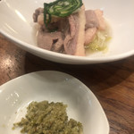 赤白 - オリーブのトッピングもまたおいしい♥️