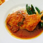 ル・リオン - 鶏肉の煮込み バスク風 バターライス添え