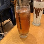 MARFA CAFE - ジンジャーエール ドライ（550円）
