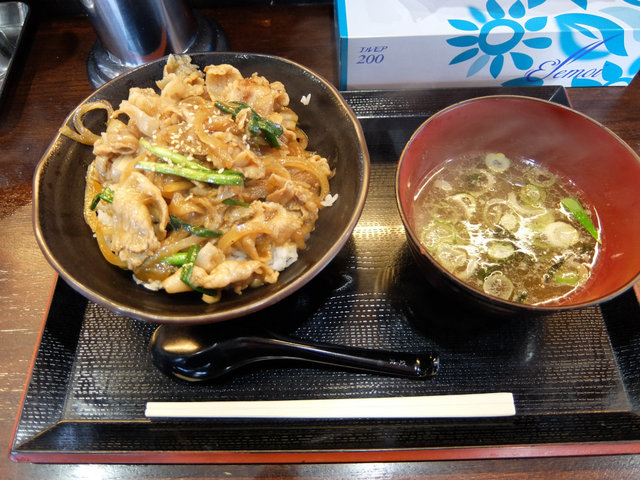ラーメン専科国玉店 麺や丼や 酒折 ラーメン 食べログ