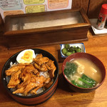 汀 - 焼鳥丼600円