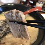 一成 - 分厚いチャーシューは豚バラ肉