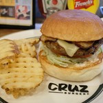 CRUZ BURGERS & CRAFT BEERS - 