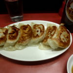 赤羽餃子センター - ビールと餃子