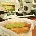 タリーズコーヒー - 緑色のはベタ塗りのアボカドです(^o^;)