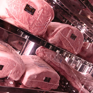 【選べる三種の調理法】焼肉・すき焼き・しゃぶしゃぶを愉しむ。