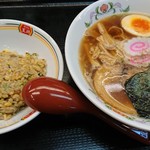 餃子の王将 - ラーメンのセットでなくて中華そばとちっちゃい焼飯。