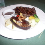 トラットリア ナトゥーラ - このあたりで満腹になりました。牛リブロースのグリルです。