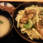 塩焼きつけ麺 大盛と追加したからあげ