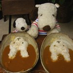 うさぎとぼく - それでは、いただきま～す！！ルーの中に野菜がいっぱい溶けこんでます。食べ始めはそんなに辛くないかなって思ったんだけど、あとからじわじわと辛さがきたよ。とっても美味しかったです